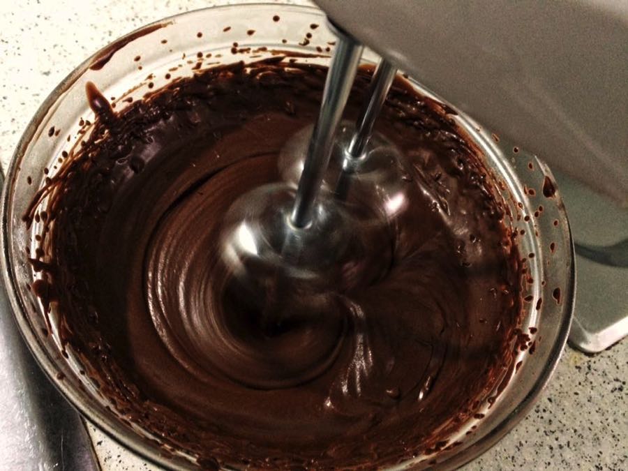 procedimento mousse all\'acqua al cioccolato e zenzero candito vegan procedimento mousse all\'acqua al cioccolato e zenzero candito vegan